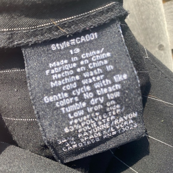 Seductions - Pin-striped Dress Shorts w/pockets - Picture 8 of 9